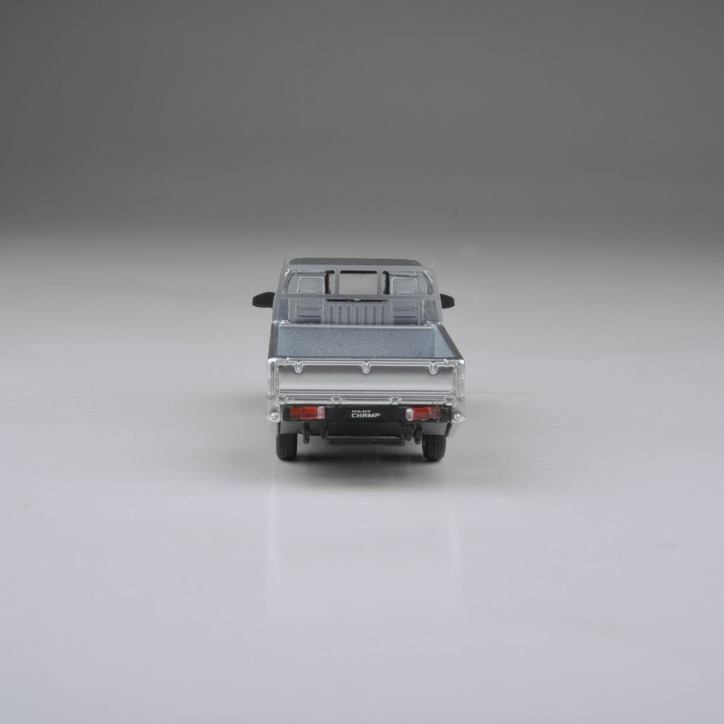 Para64 1/64 2025 Toyota Hilux Champ Tamaraw Silver Metallic LHD PB55701 Diecast Scale Model Car