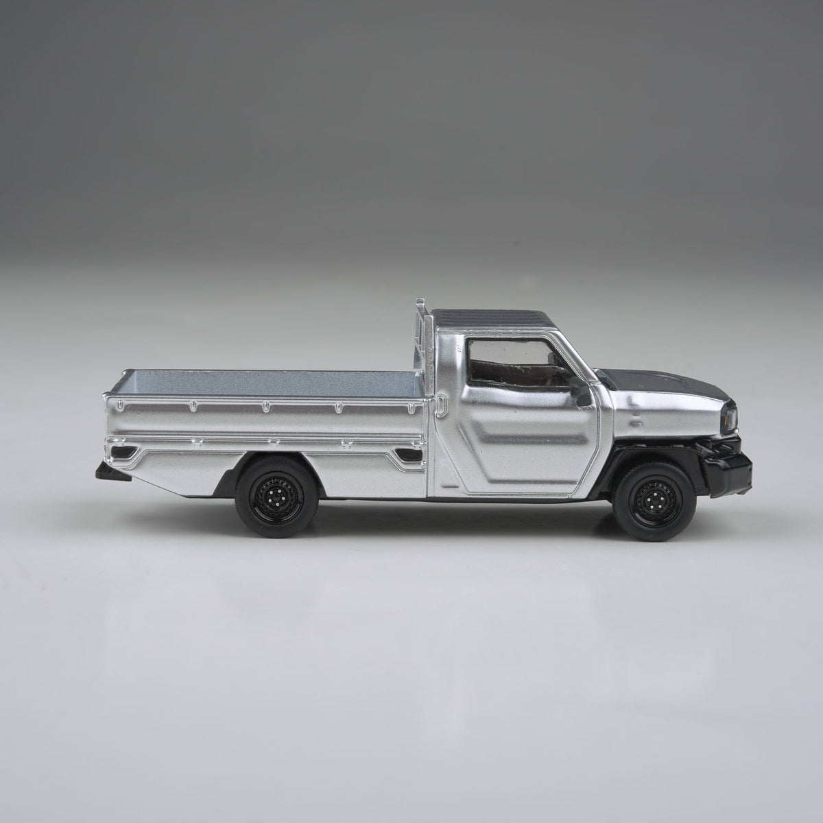 Para64 1/64 2025 Toyota Hilux Champ Tamaraw Silver Metallic LHD PB55701 Diecast Scale Model Car