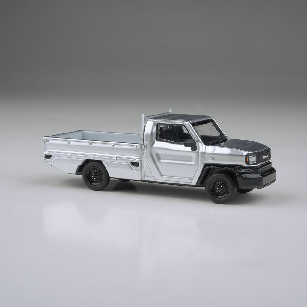 Para64 1/64 2025 Toyota Hilux Champ Tamaraw Silver Metallic LHD PB55701 Diecast Scale Model Car
