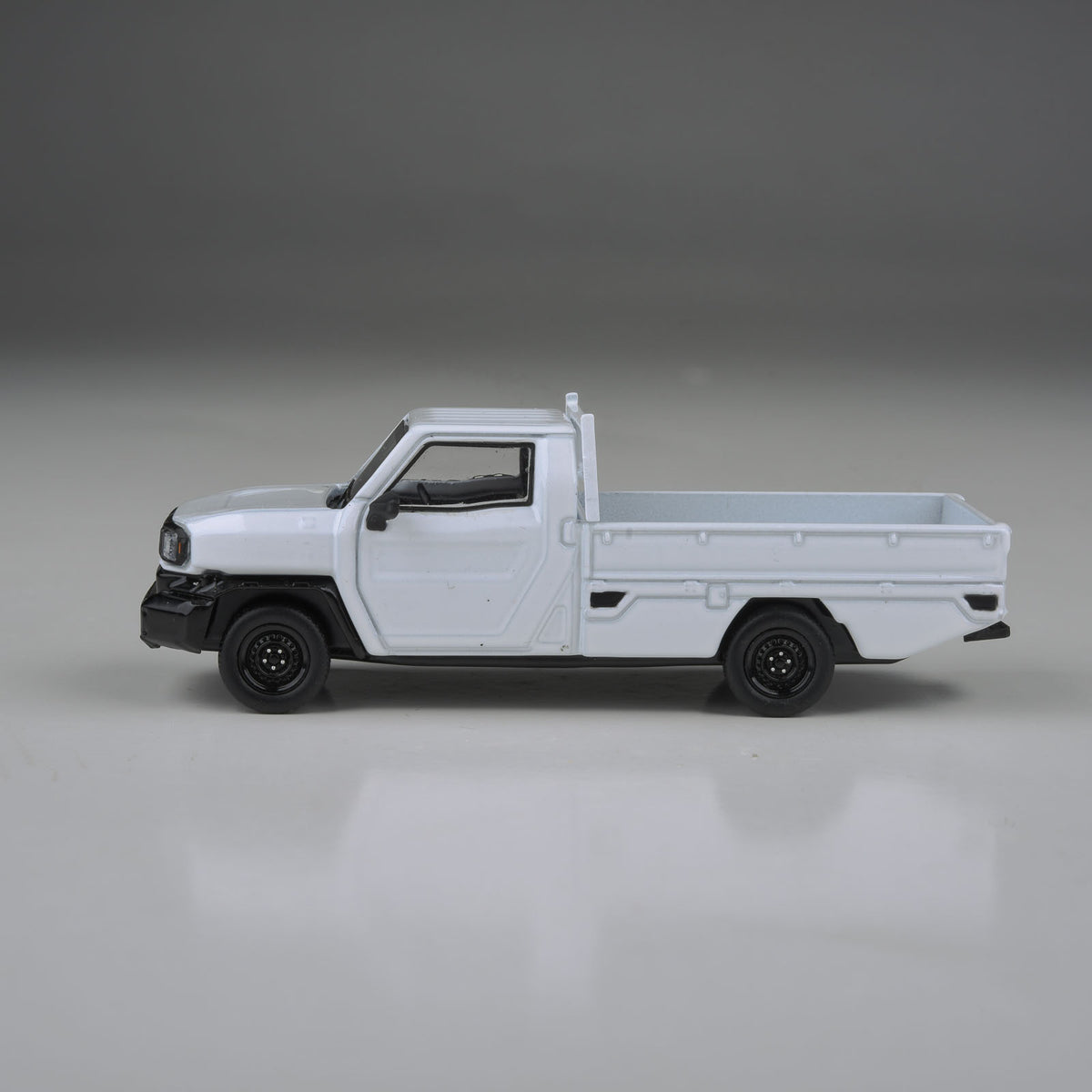 Para64 1/64 2025 Toyota Hilux Champ Tamaraw Super White Pearl LHD PB55703 Diecast Scale Model Car