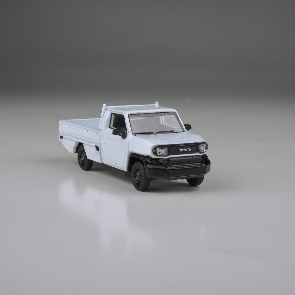 Para64 1/64 2025 Toyota Hilux Champ Tamaraw Super White Pearl LHD PB55703 Diecast Scale Model Car
