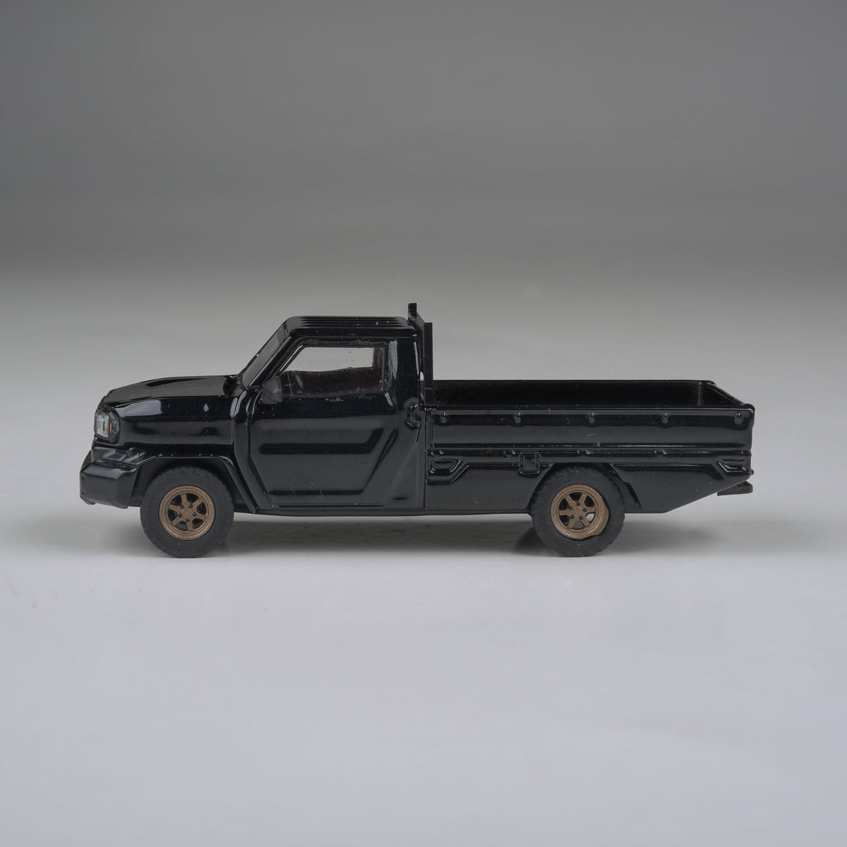 Para64 1/64 2025 Toyota Hilux Champ Tamaraw Black LHD PB55702 Diecast Scale Model Car