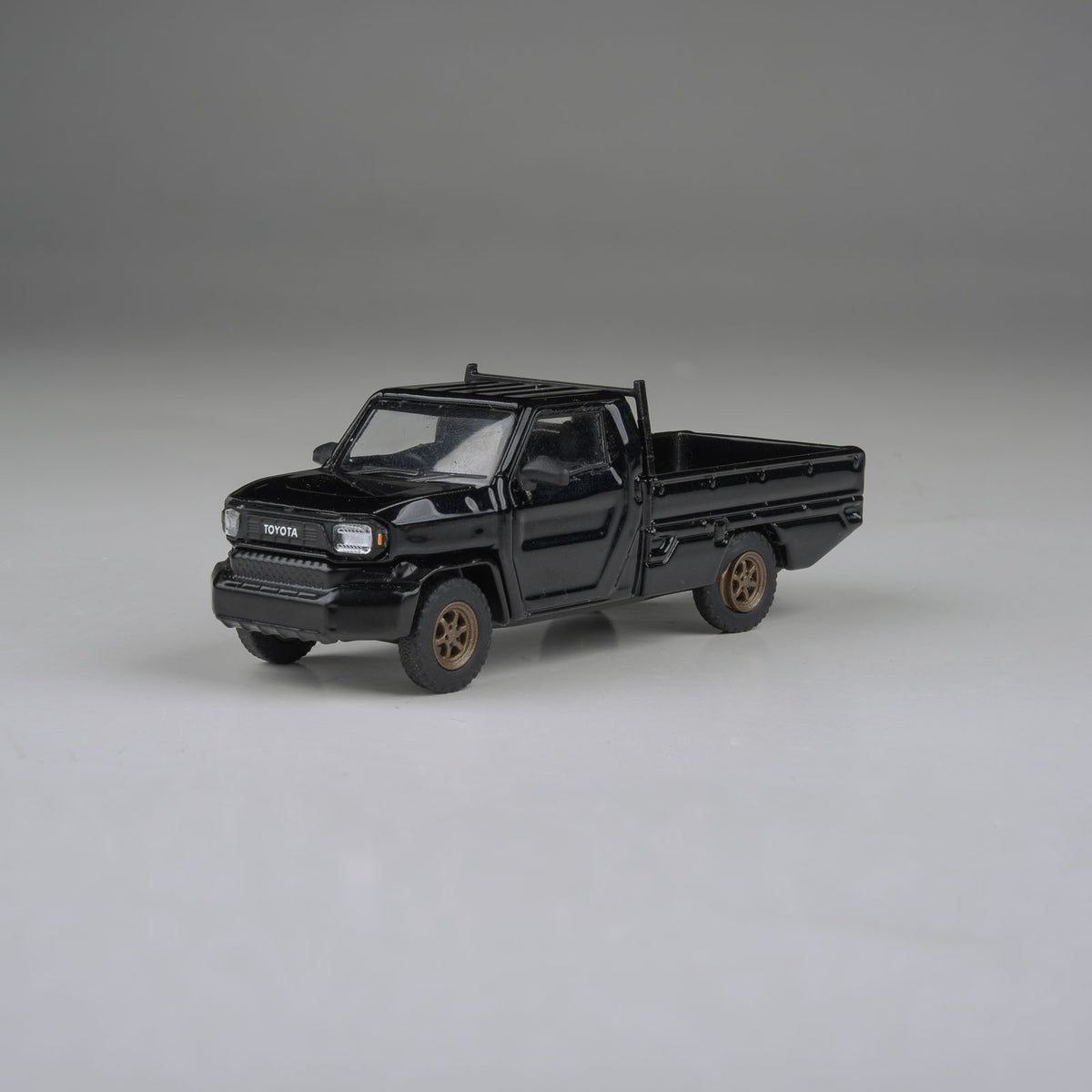 Para64 1/64 2025 Toyota Hilux Champ Tamaraw Black LHD PB55702 Diecast Scale Model Car