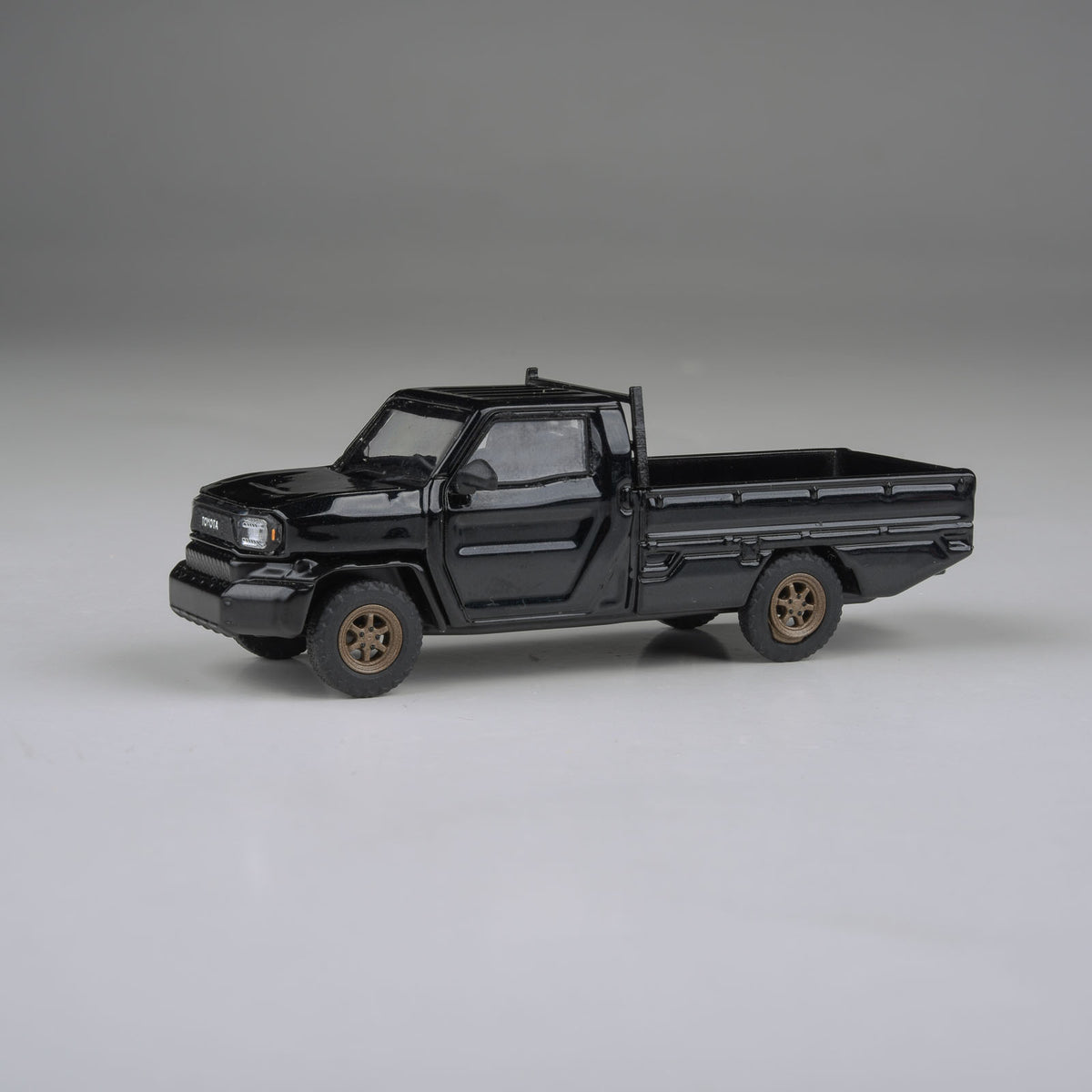 Para64 1/64 2025 Toyota Hilux Champ Tamaraw Black LHD PB55702 Diecast Scale Model Car