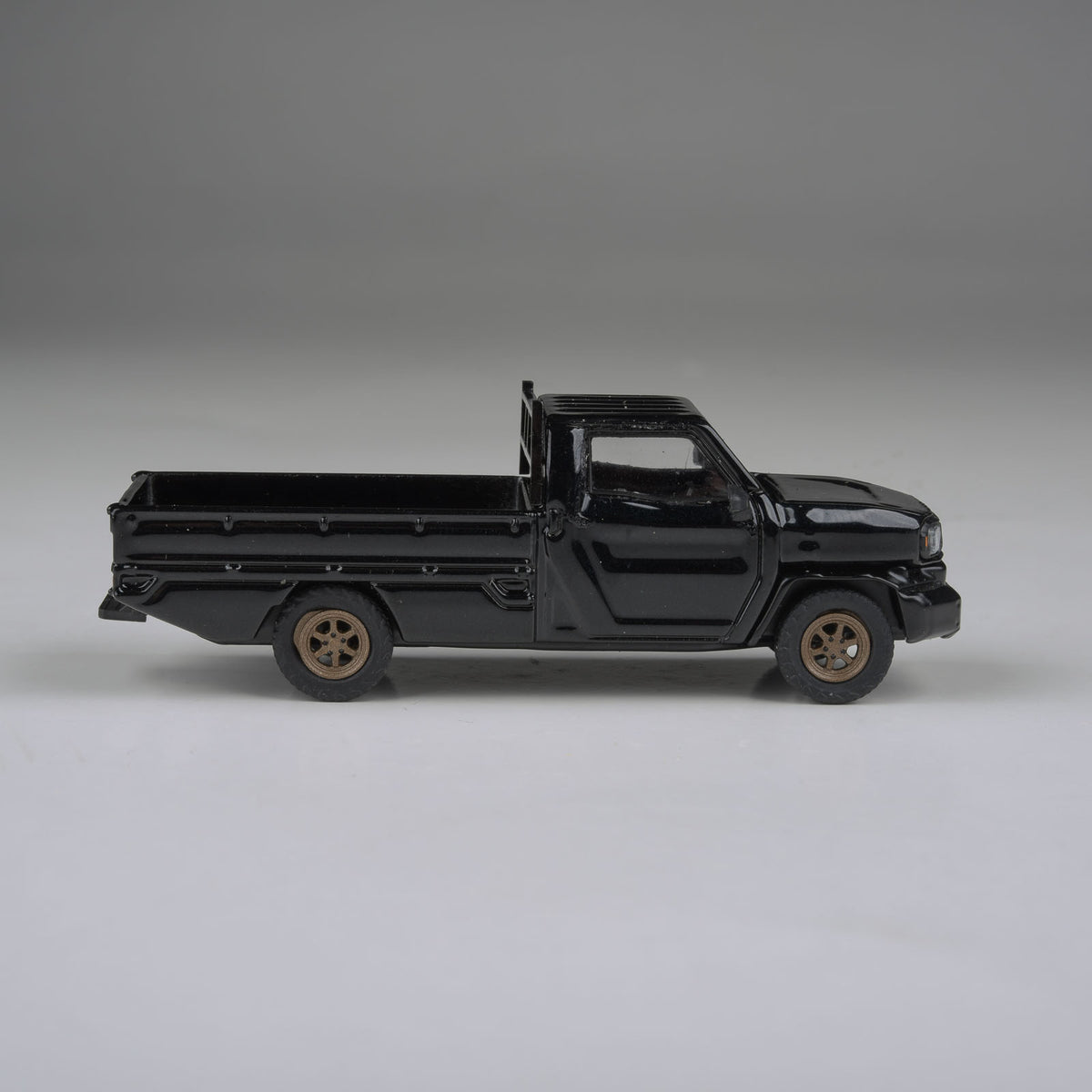 Para64 1/64 2025 Toyota Hilux Champ Tamaraw Black LHD PB55702 Diecast Scale Model Car