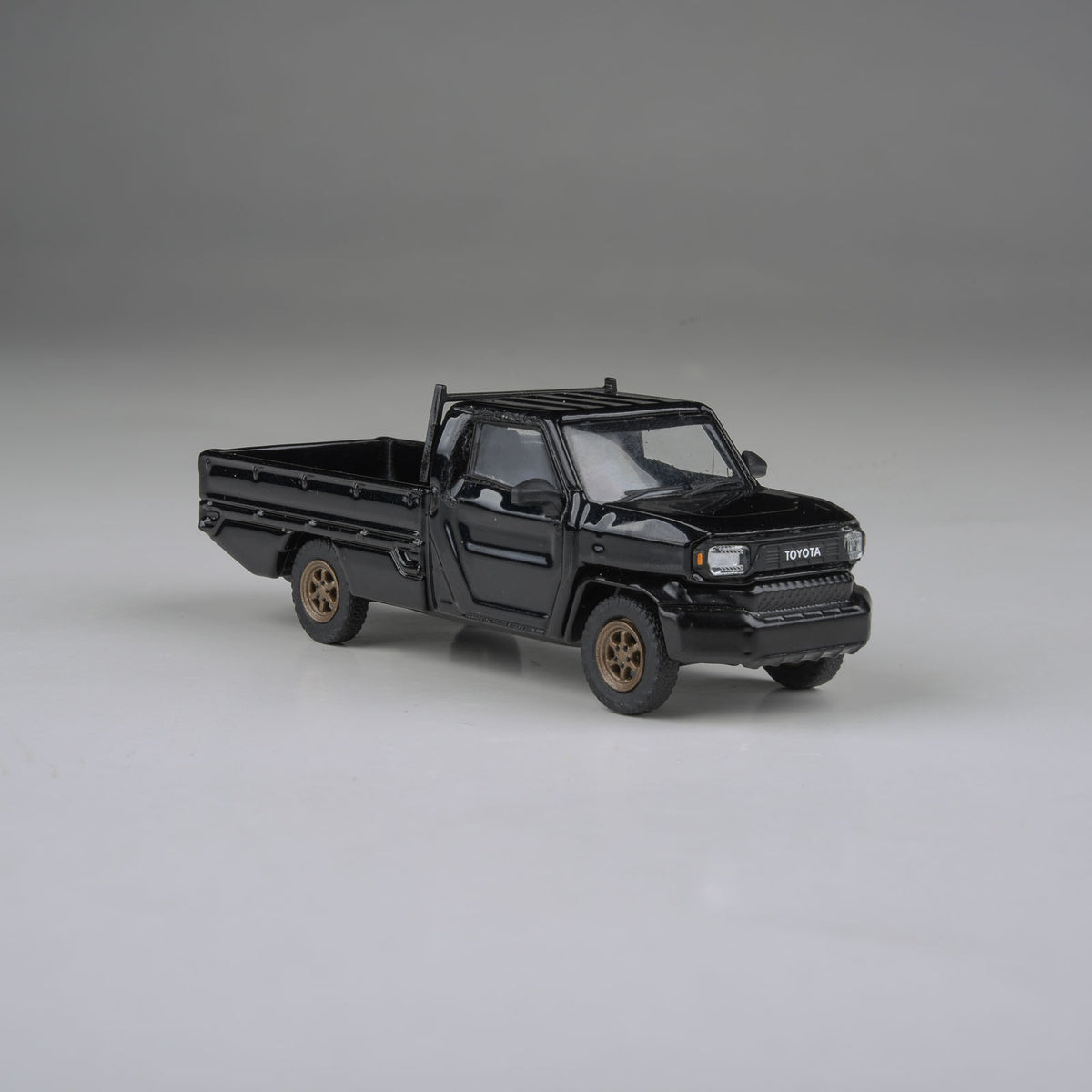Para64 1/64 2025 Toyota Hilux Champ Tamaraw Black LHD PB55702 Diecast Scale Model Car