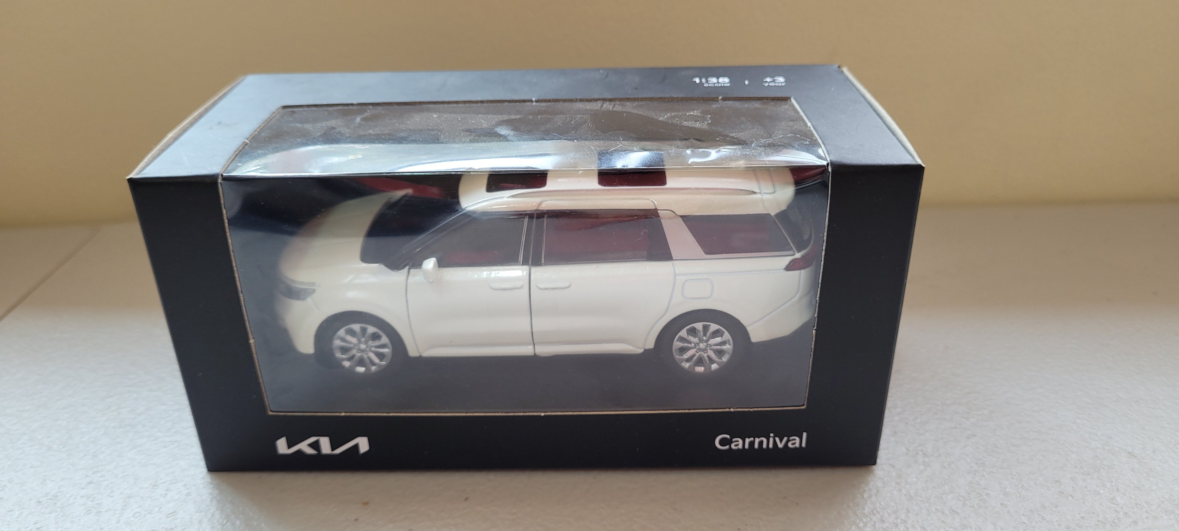 KIA 1:38 2022 KIA Carnival