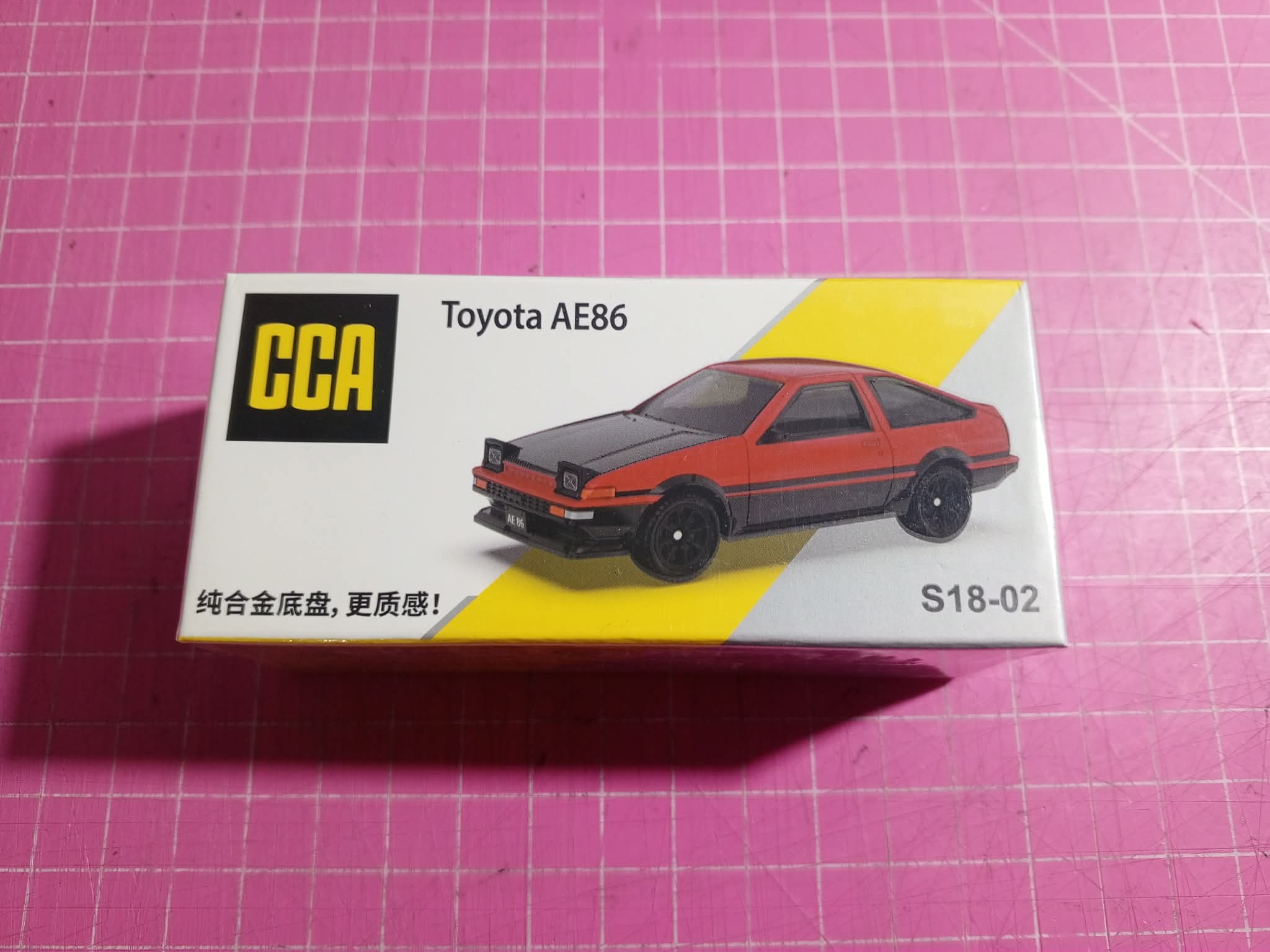 CCA 1/64 AE86 1984 Toyota Sprinter Red/Black CCA164AE86 Diecast Scale Model
