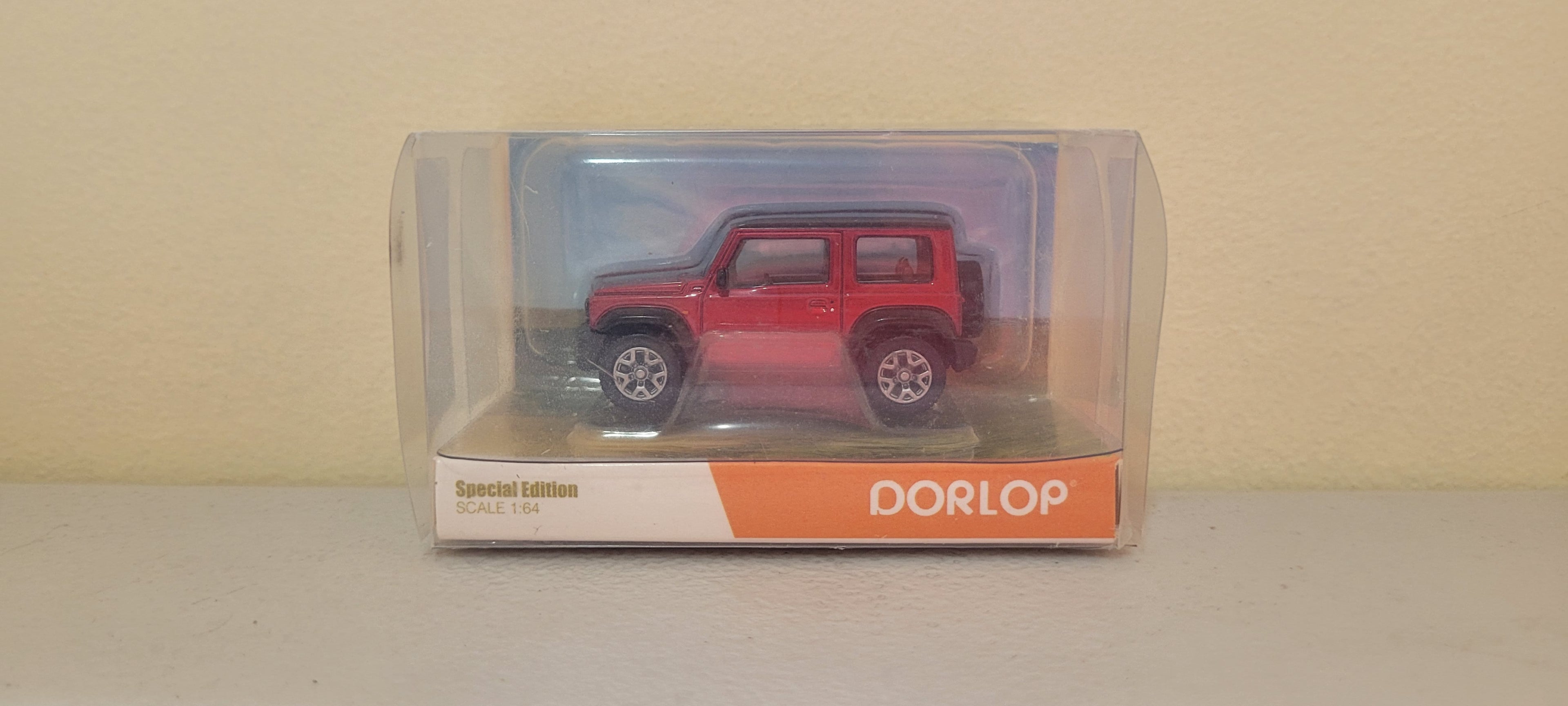 Dorlop 1:64 Suzuki Jimny Sierra