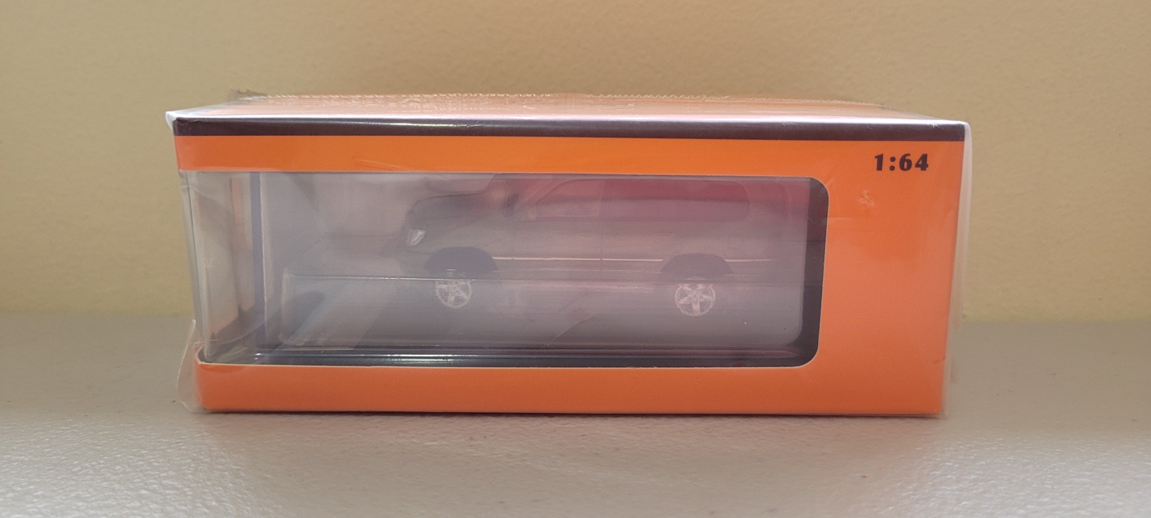 GCD 1:64 Toyota Land Cruiser (UZJ100W) Cygnus