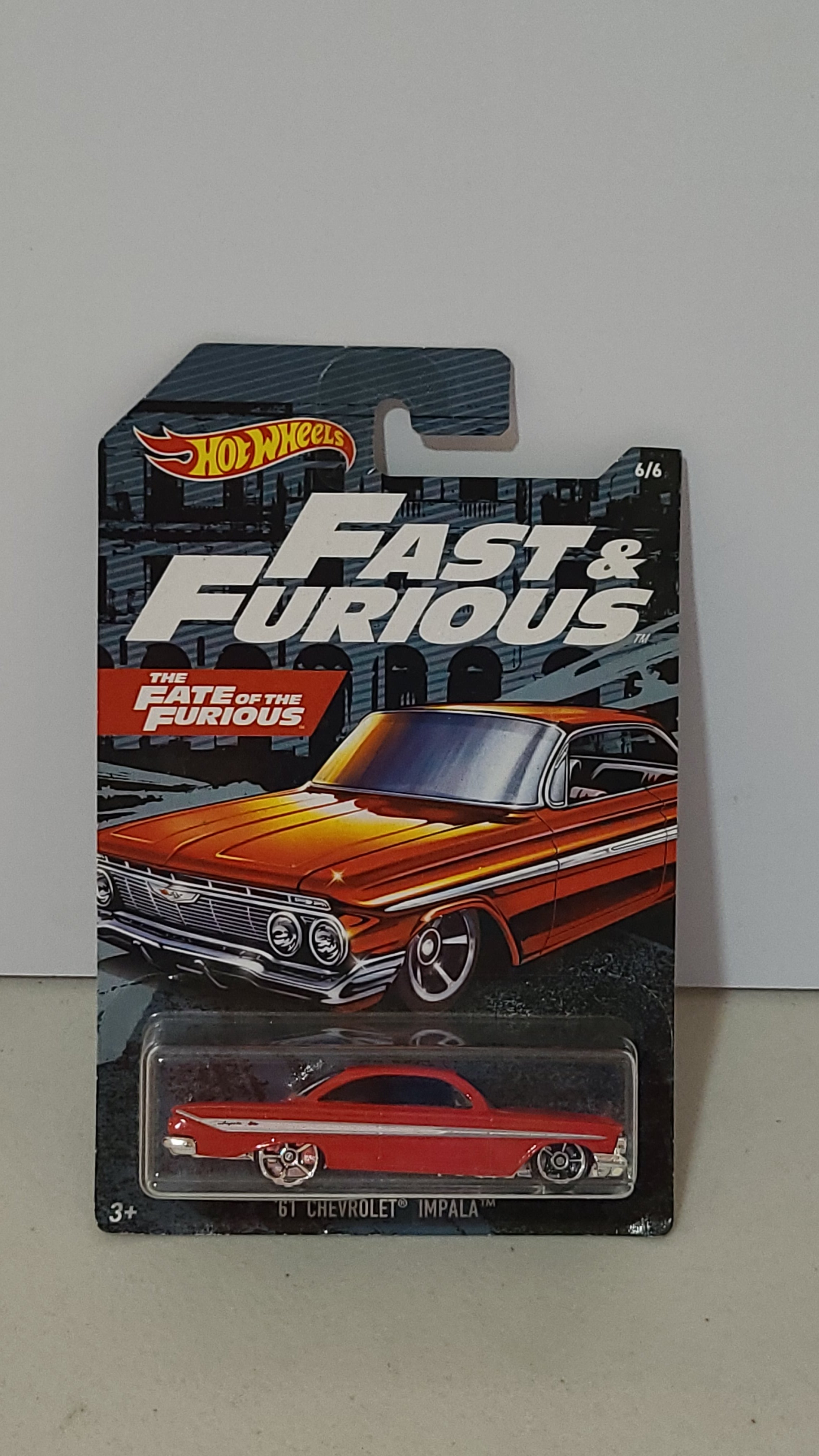 Hot Wheels 1:64 1961 Chevrolet Impala