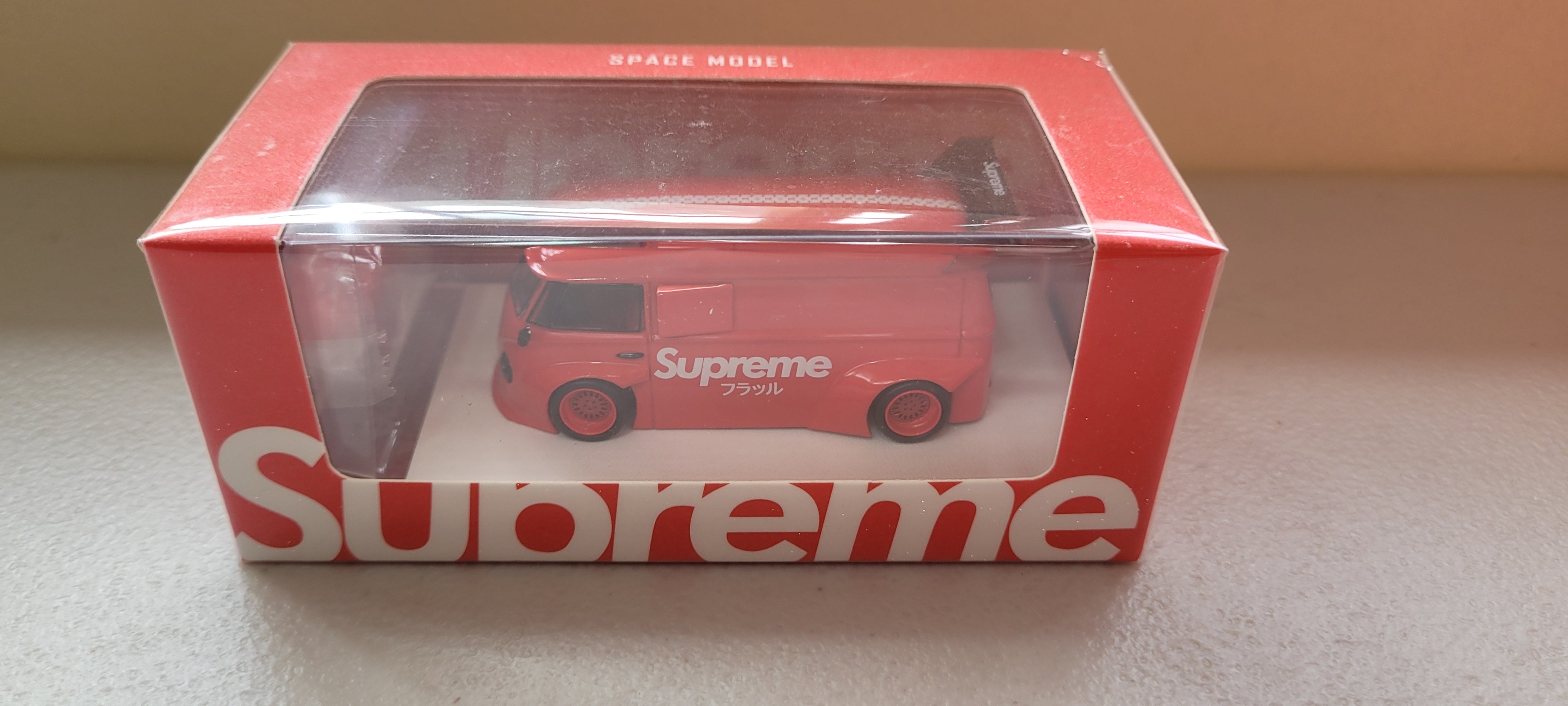 Space Model 1:64 Volkswagen T1 Widebody