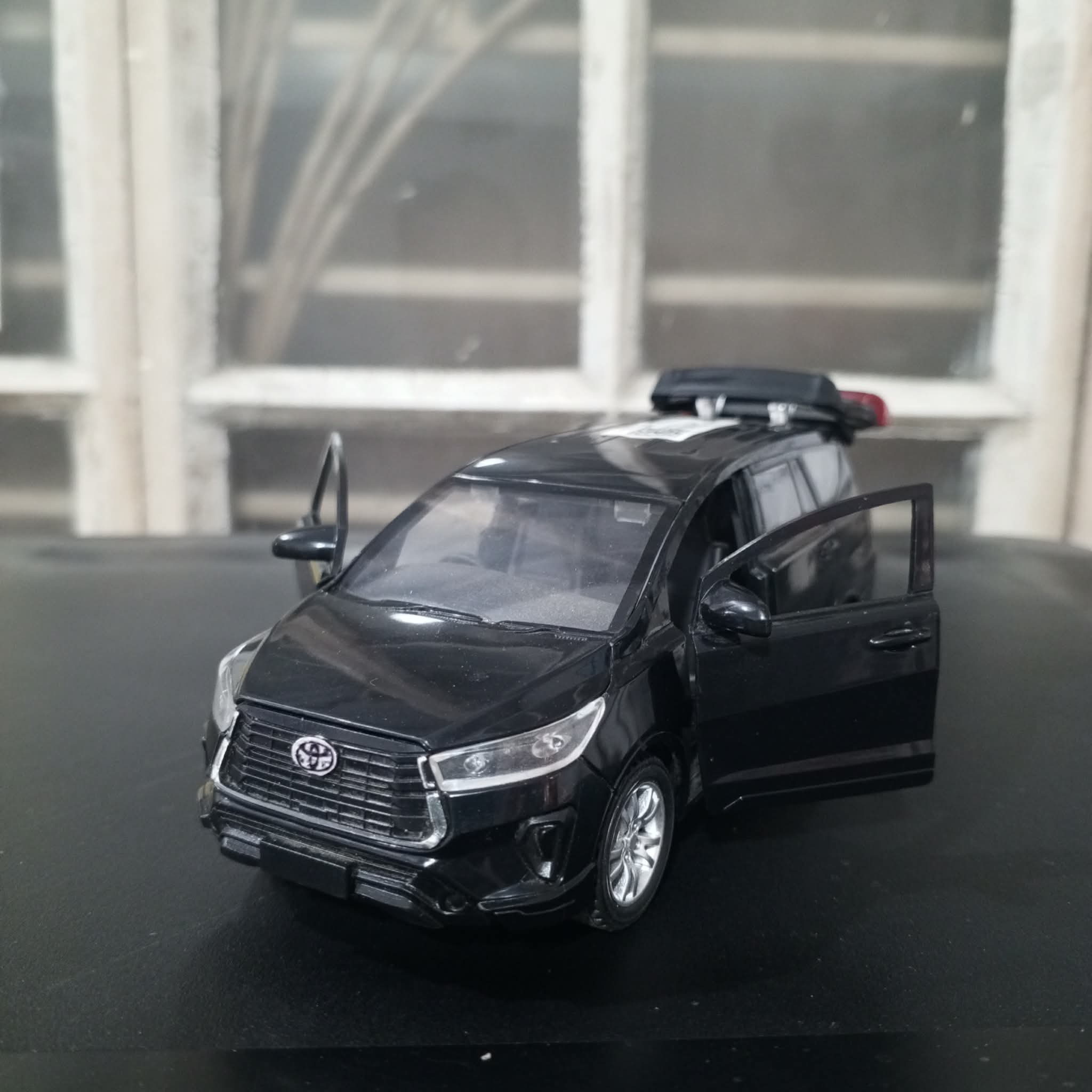 BNY 1/32 Innova Black Loose Car BNYLC03042601