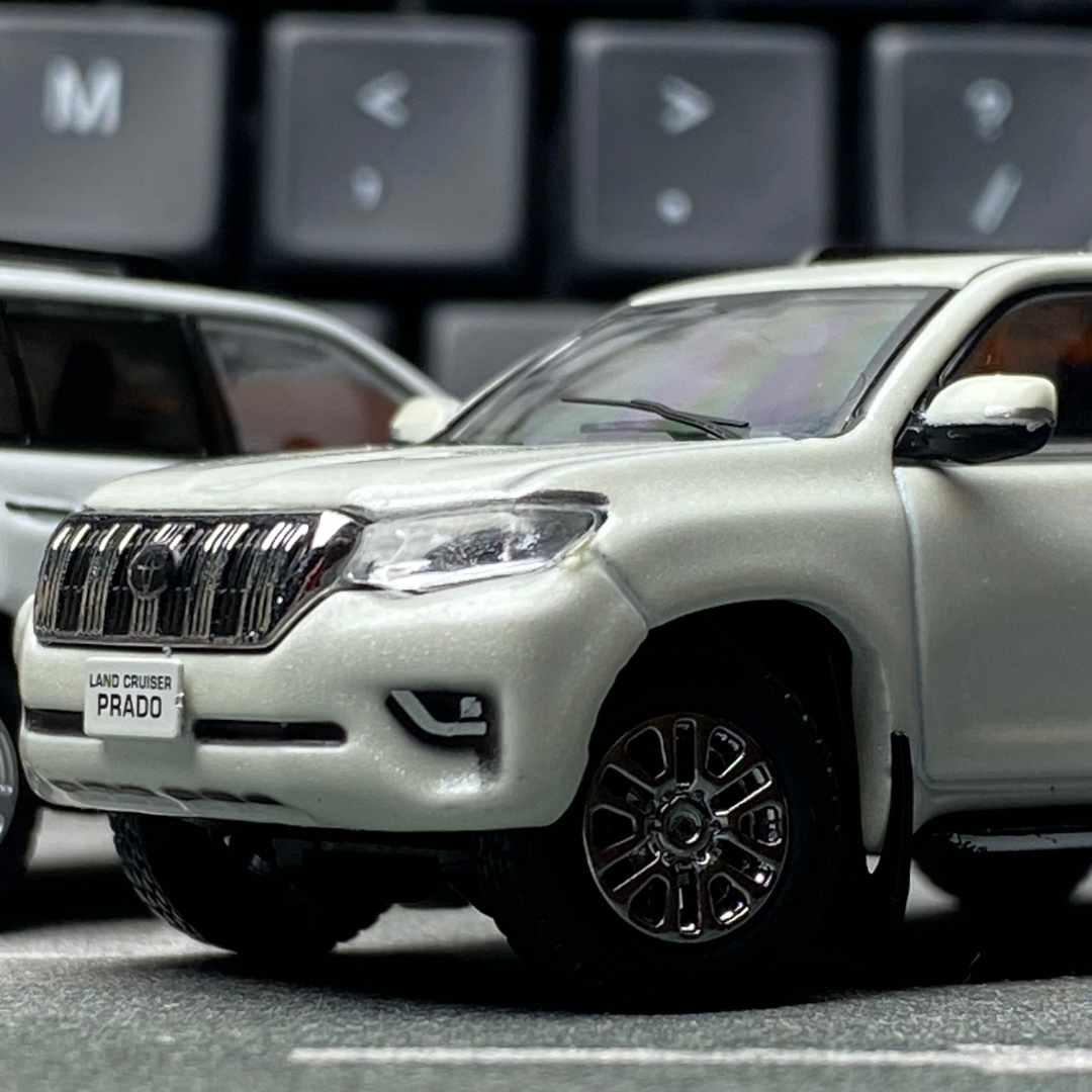 GCD 1:64 Toyota Land Cruiser Prado 150 Pearl White GCD-LC-211