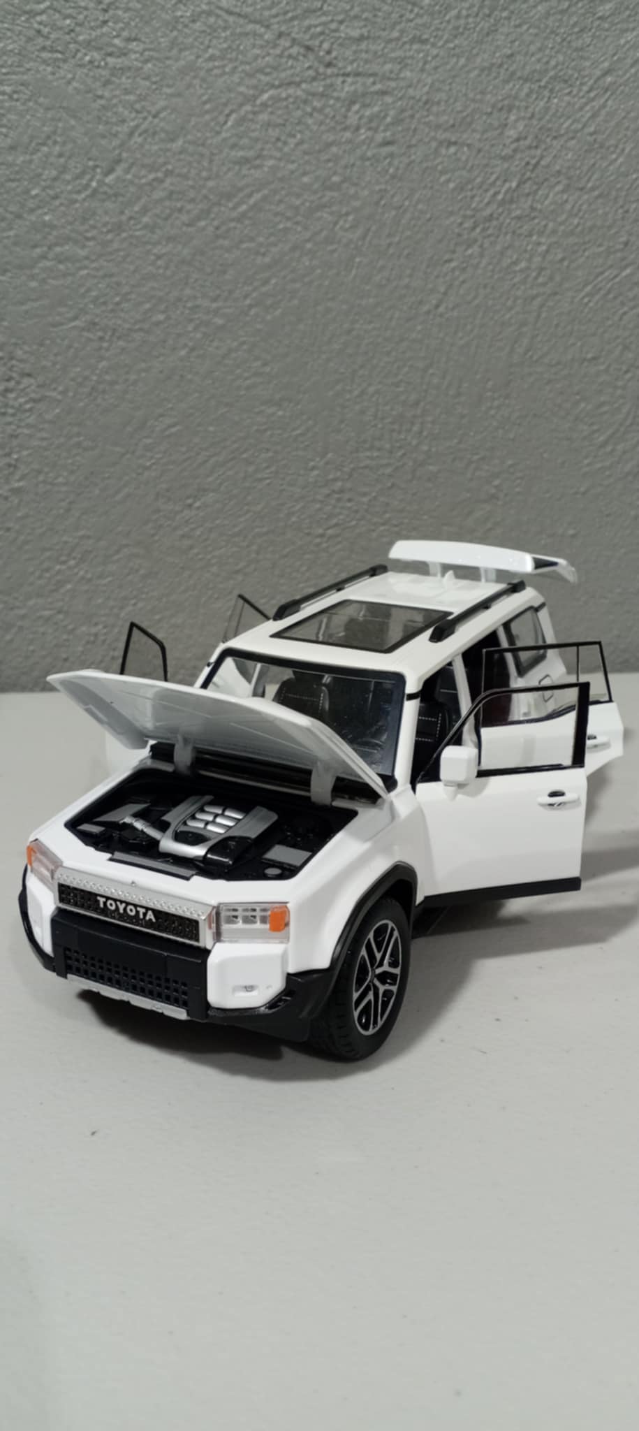 1:24 Toyota Land Cruiser 250 White BNY12403112501 Prado Diecast Scale Model