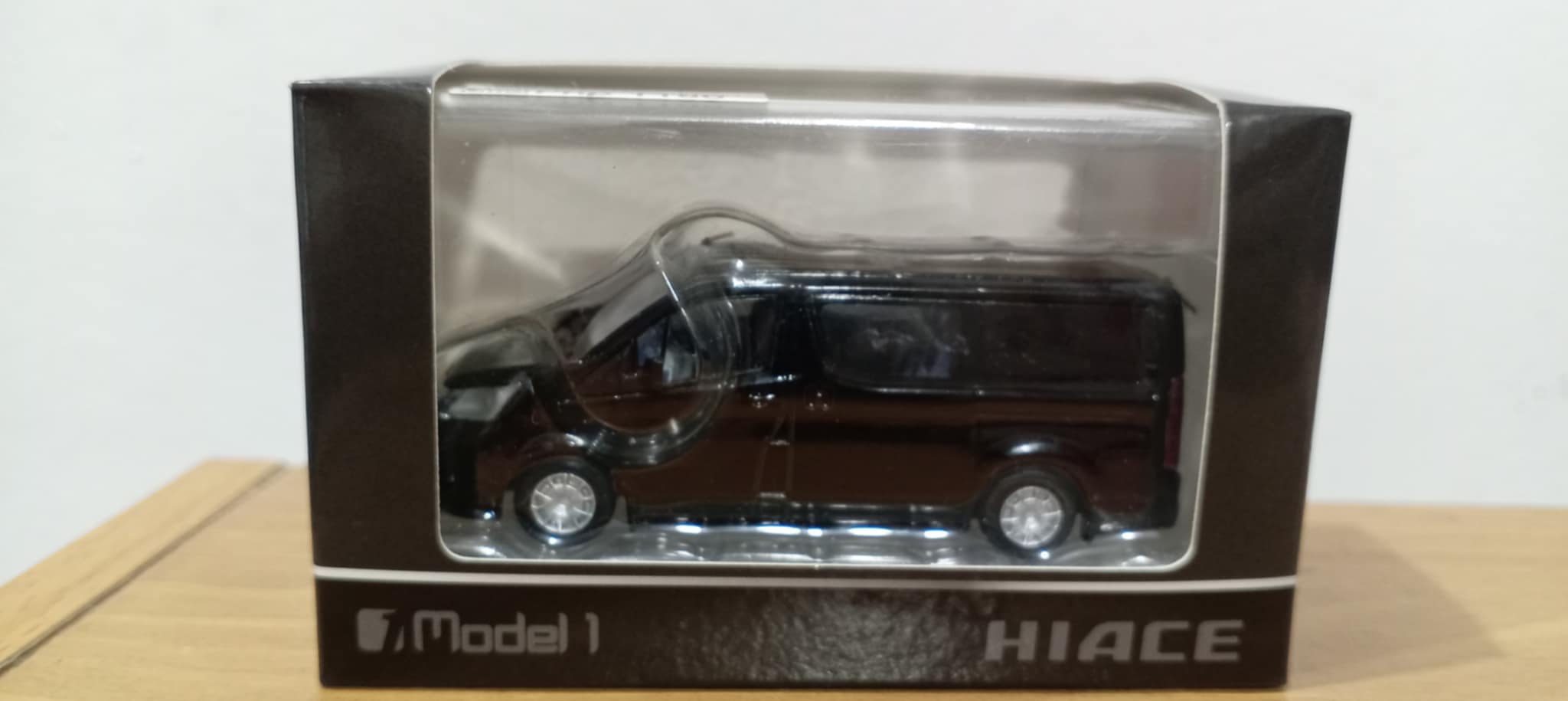 Model 1	Hi Ace 	Black	BNY16407032503