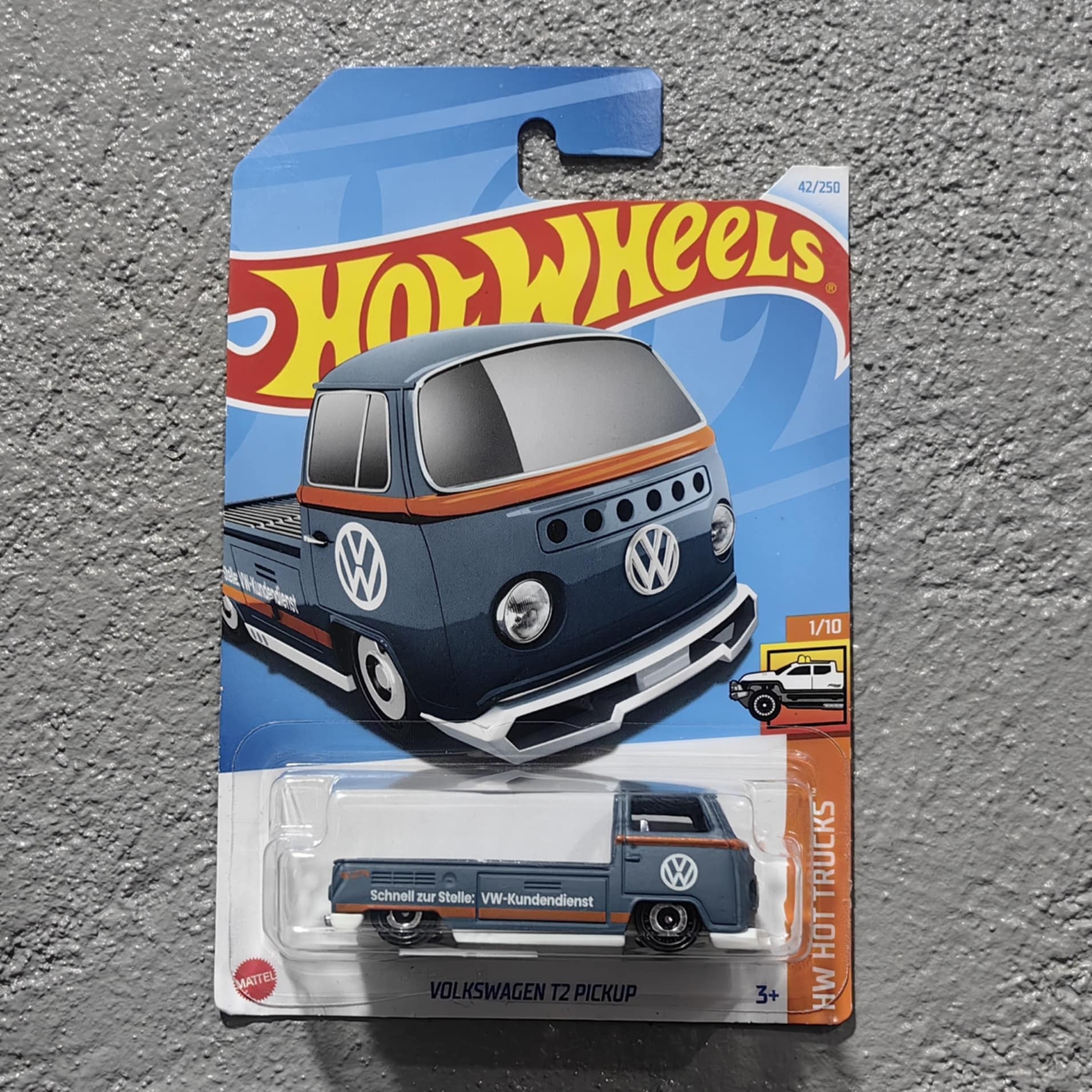 Hot Wheels Volkswagen T2 Pickup Blue BNYHW07092525