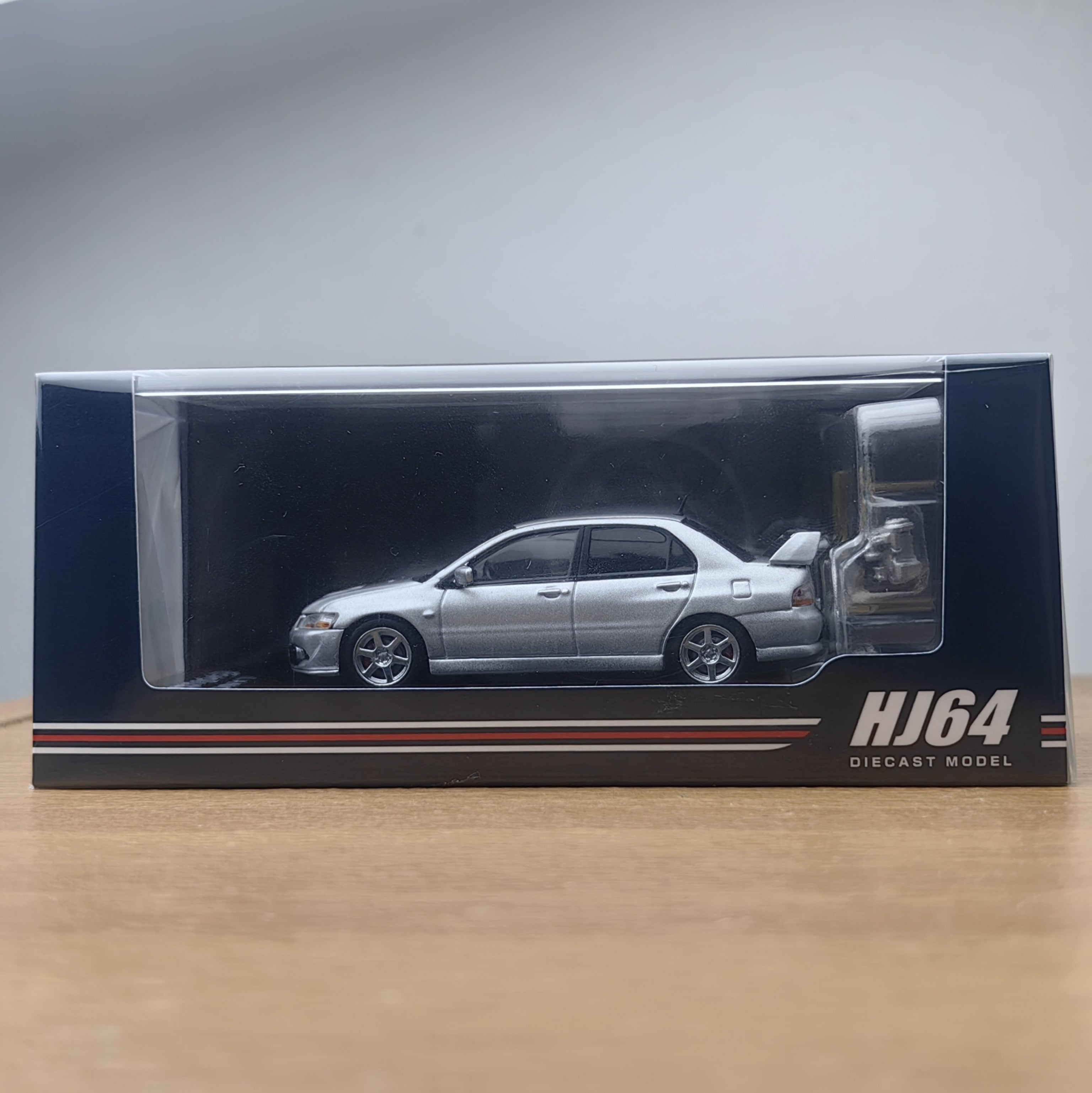 1/64 HOBBY JAPAN Mitsubishi Lancer GSR Evolution VIII w/ Engine Display Cool Silver Metallic