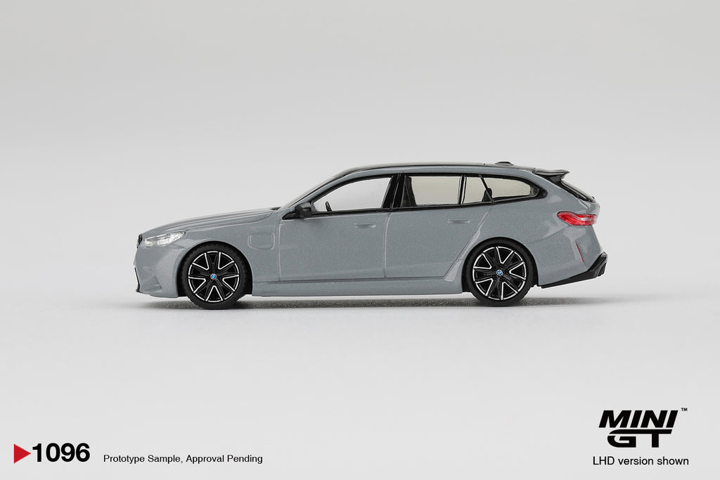 Mini GT 1/64 BMW M5 Touring Brooklyn Grey Metallic MGT01096-L Diecast Scale Model