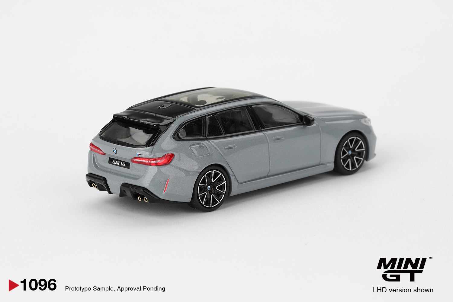 Mini GT 1/64 BMW M5 Touring Brooklyn Grey Metallic MGT01096-L Diecast Scale Model