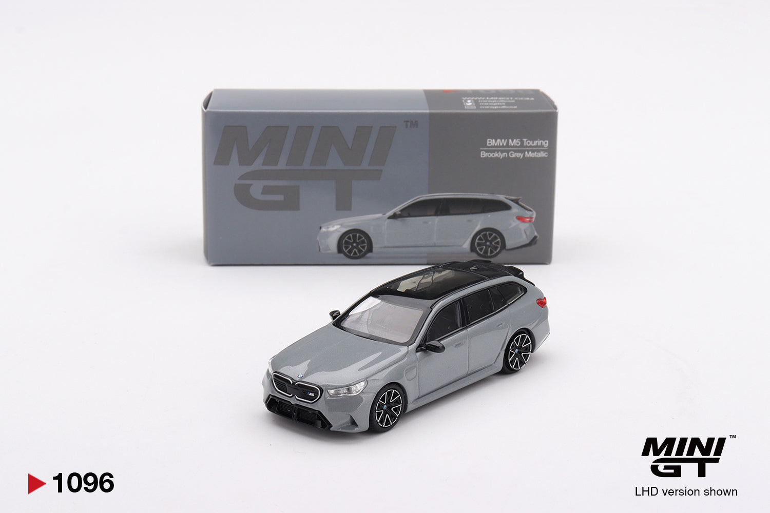 Mini GT 1/64 BMW M5 Touring Brooklyn Grey Metallic MGT01096-L Diecast Scale Model
