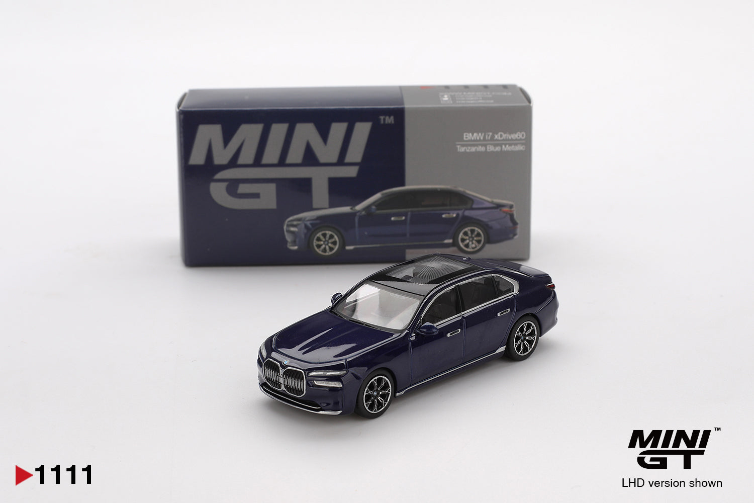 Mini GT 1/64 BMW i7 xDrive60 Tanzanite Blue Metallic MGT01111-L Diecast Scale Model