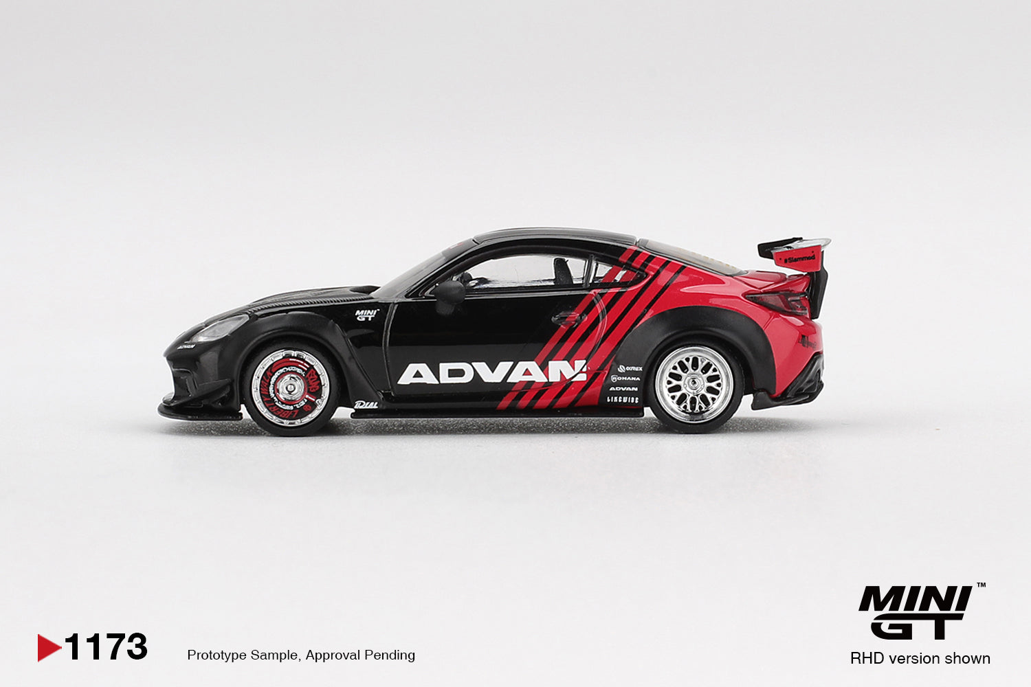 Mini GT 1/64 Toyota GR86 LB★Nation Advan MGT01173-L Diecast Scale Model