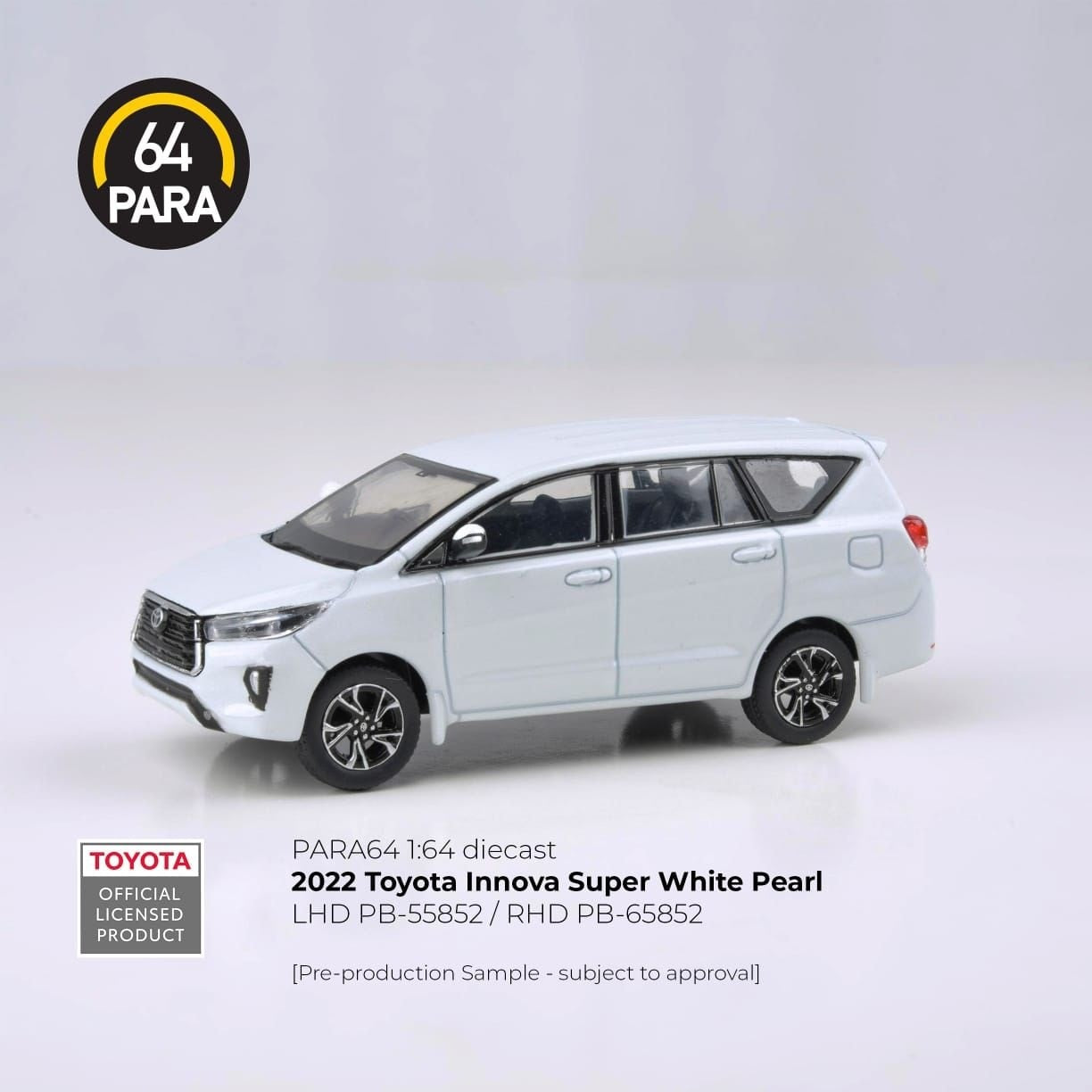 Para64 1/64 2022 Toyota Innova Super White Pearl LHD PB55852 Diecast Scale Model Car