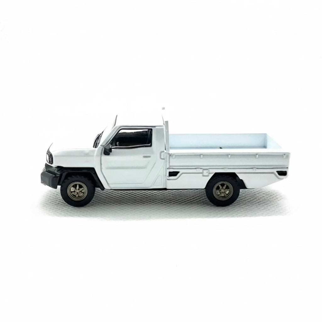 Para64 1/64 2025 Toyota Hilux Champ Tamaraw Super White With Gold Off Road Rims LHD PB55703-G Diecast Scale Model Car