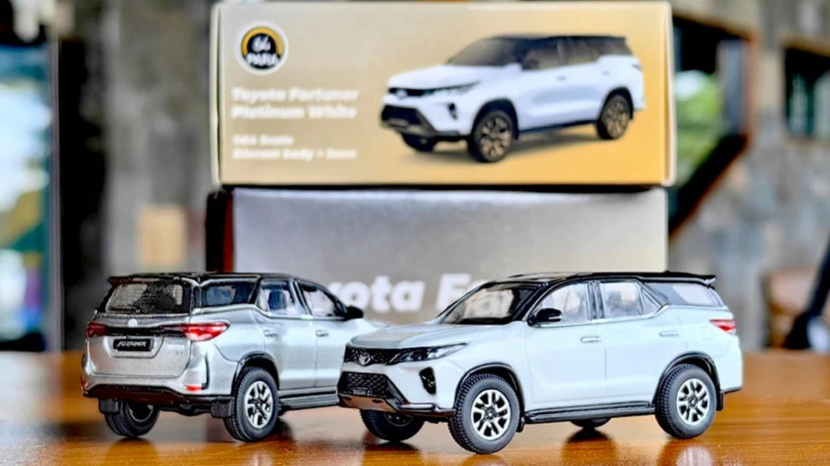 Para64 1/64 2023 Toyota Fortuner Metallic Silver LHD PB55722 Diecast Scale Model Car